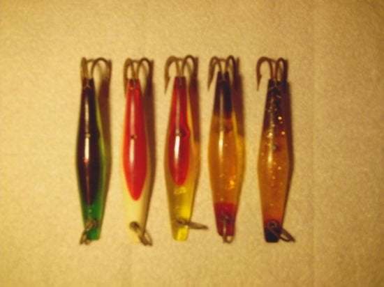 6 VINTAGE LURES: Old Tuna or Bone Jigs. Whale Bone maybe? very nice  condition